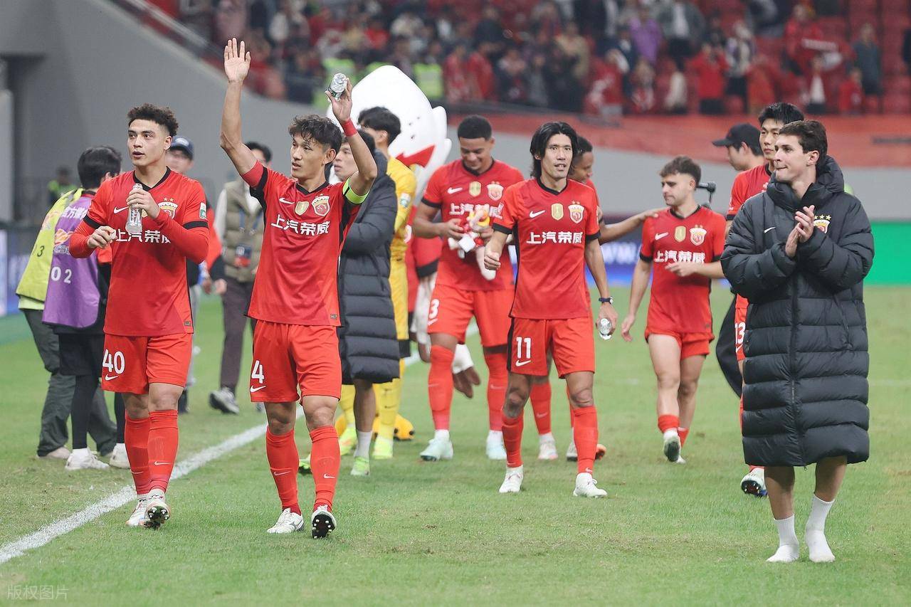 九游体育官网-赛前中超焦点战；芝加哥公牛扳平良机；赛场秩序良好；数据趋势出现新变化(中超赛场照片)